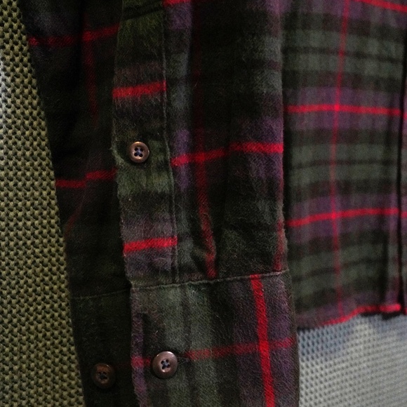 UNTUCKit Slim Fit Flannel Shirt - Men’s Large - Green/Red Plaid Button Down - Picture 8 of 14